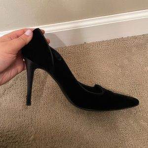 RALPH LAUREN PURPLE LABEL Black velvet tuxedo pumps